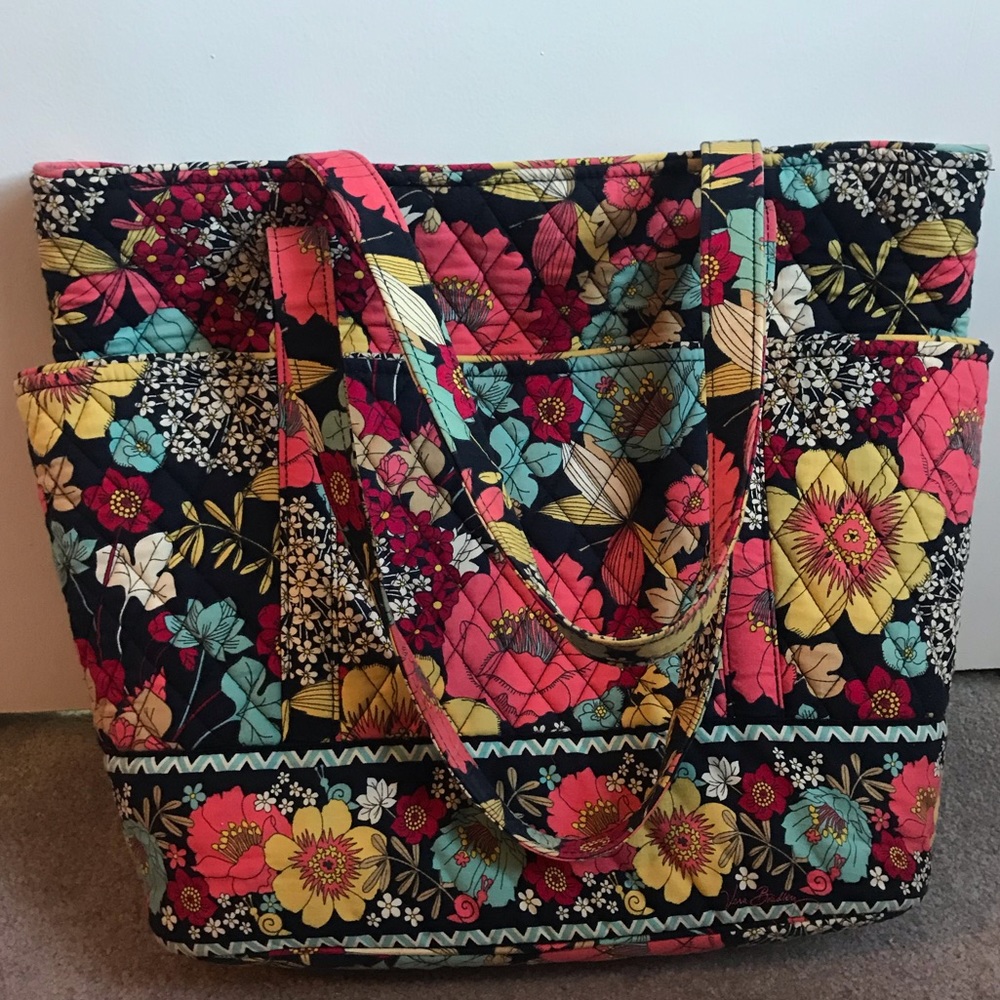 Vera Bradley Get Carried Away Tote Happy Snails